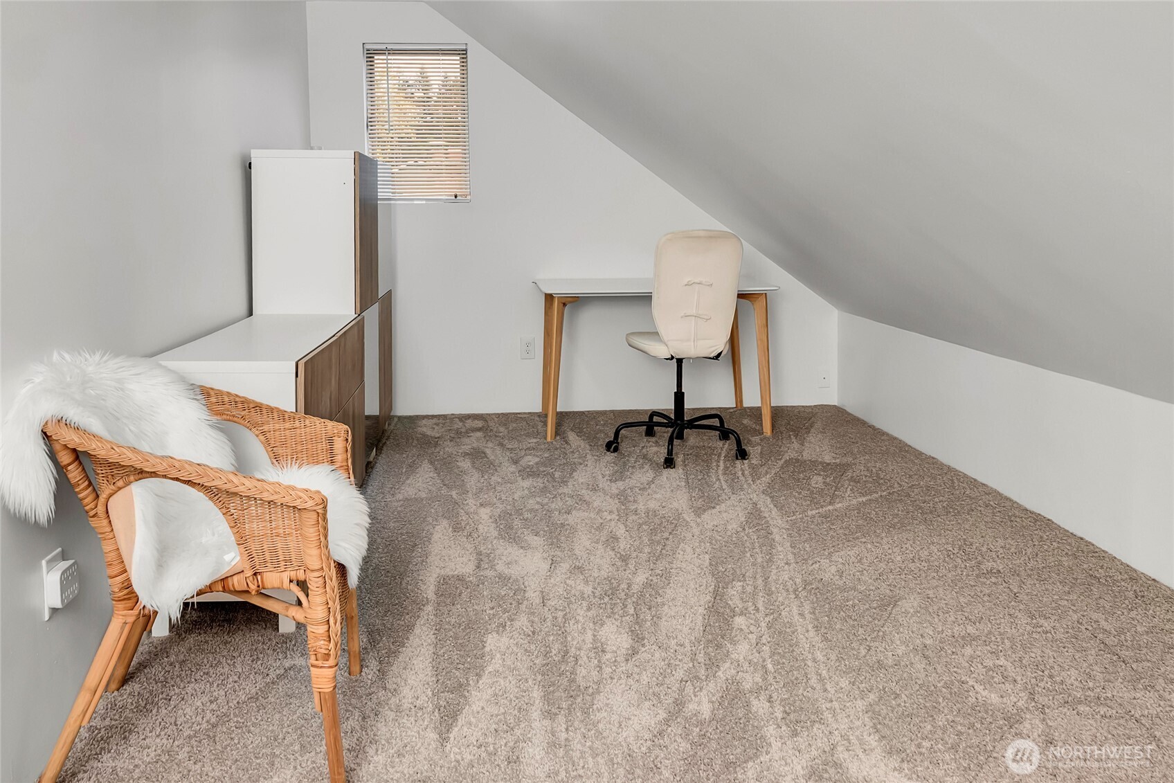4606 NE 47th Street , Seattle, WA 98105