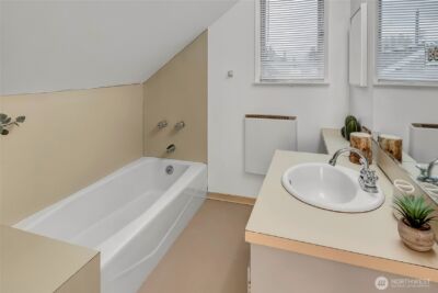 4606 NE 47th Street , Seattle, WA 98105 - Photo 18