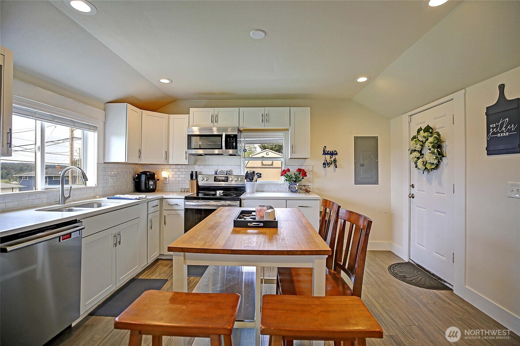 1320 Swantown Road , Oak Harbor, WA 98277