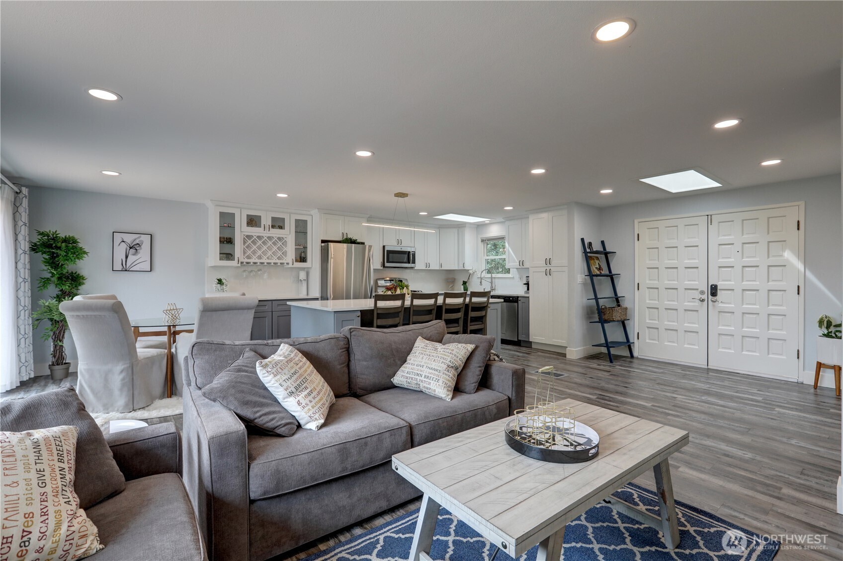13528 95th Avenue NE, Kirkland, WA 98034