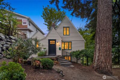 421 N 40th Street , Seattle, WA 98103