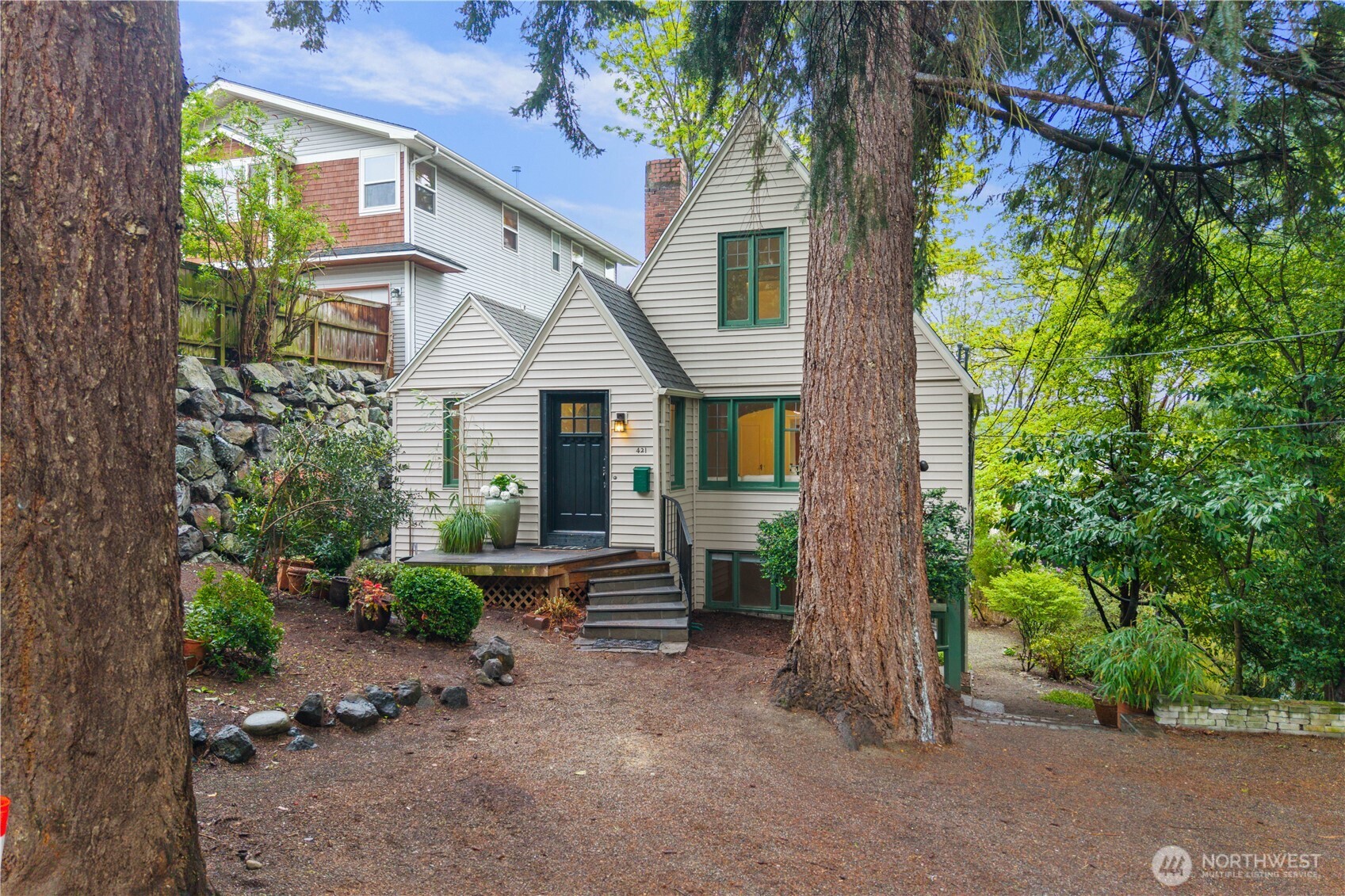 421 N 40th Street , Seattle, WA 98103