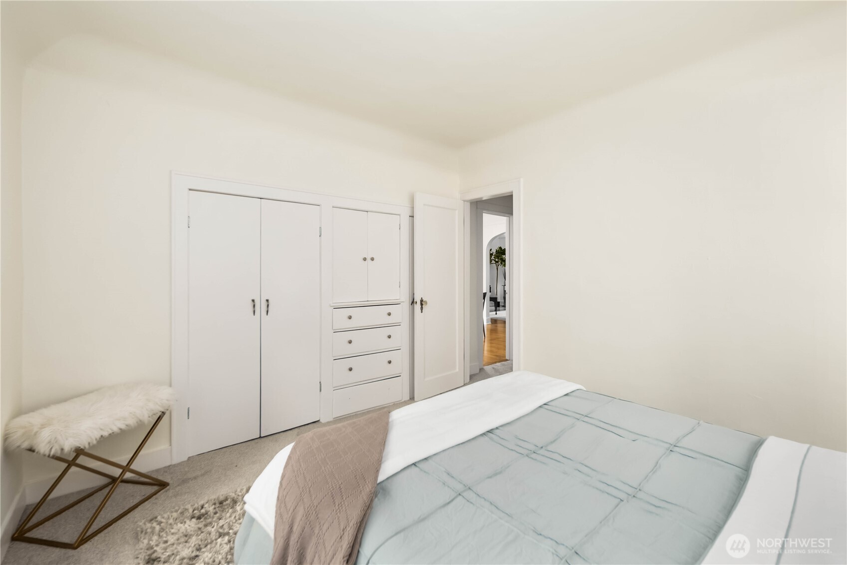 421 N 40th Street , Seattle, WA 98103