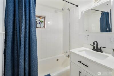 421 N 40th Street , Seattle, WA 98103 - Photo 18