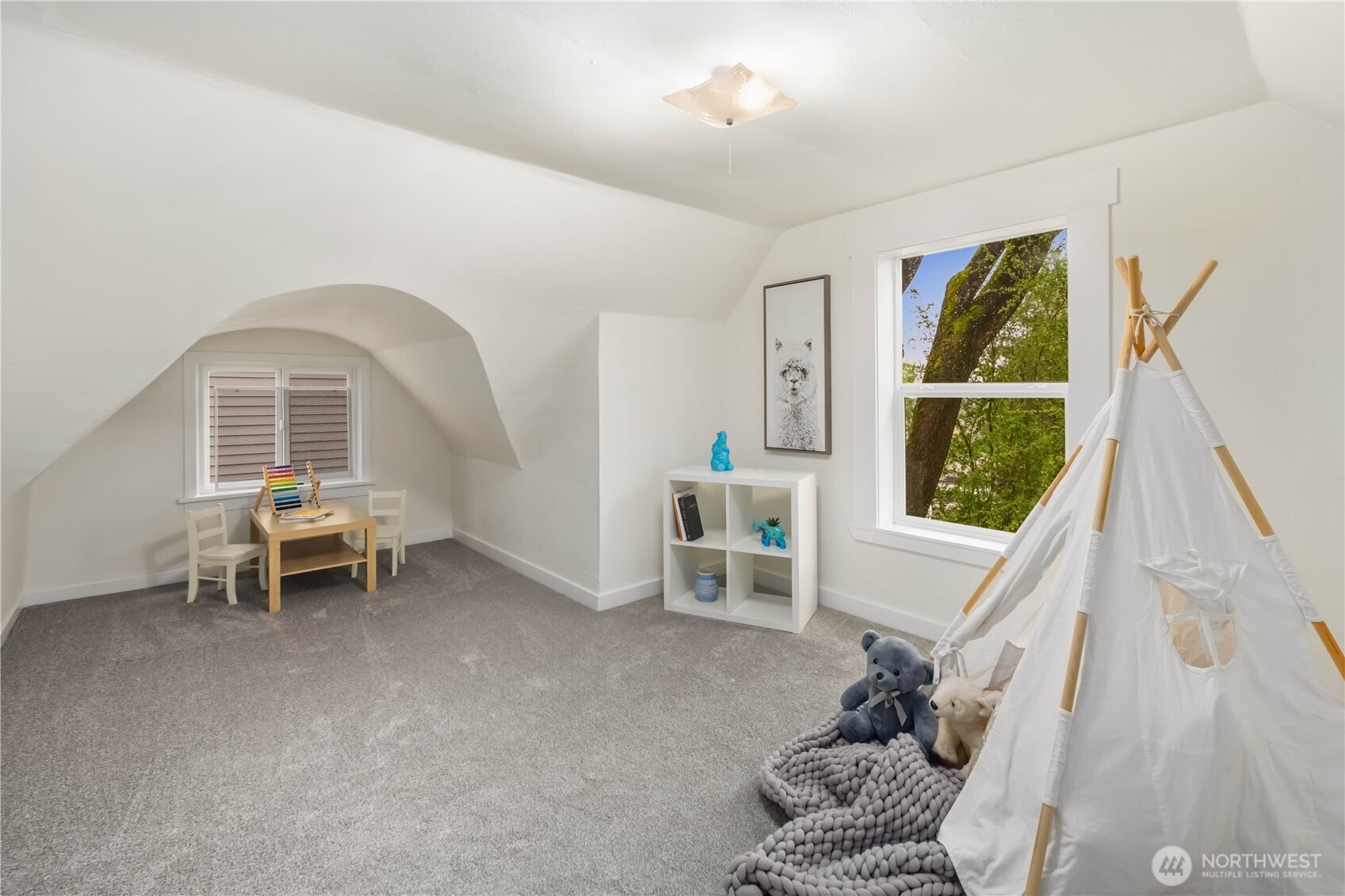 421 N 40th Street , Seattle, WA 98103