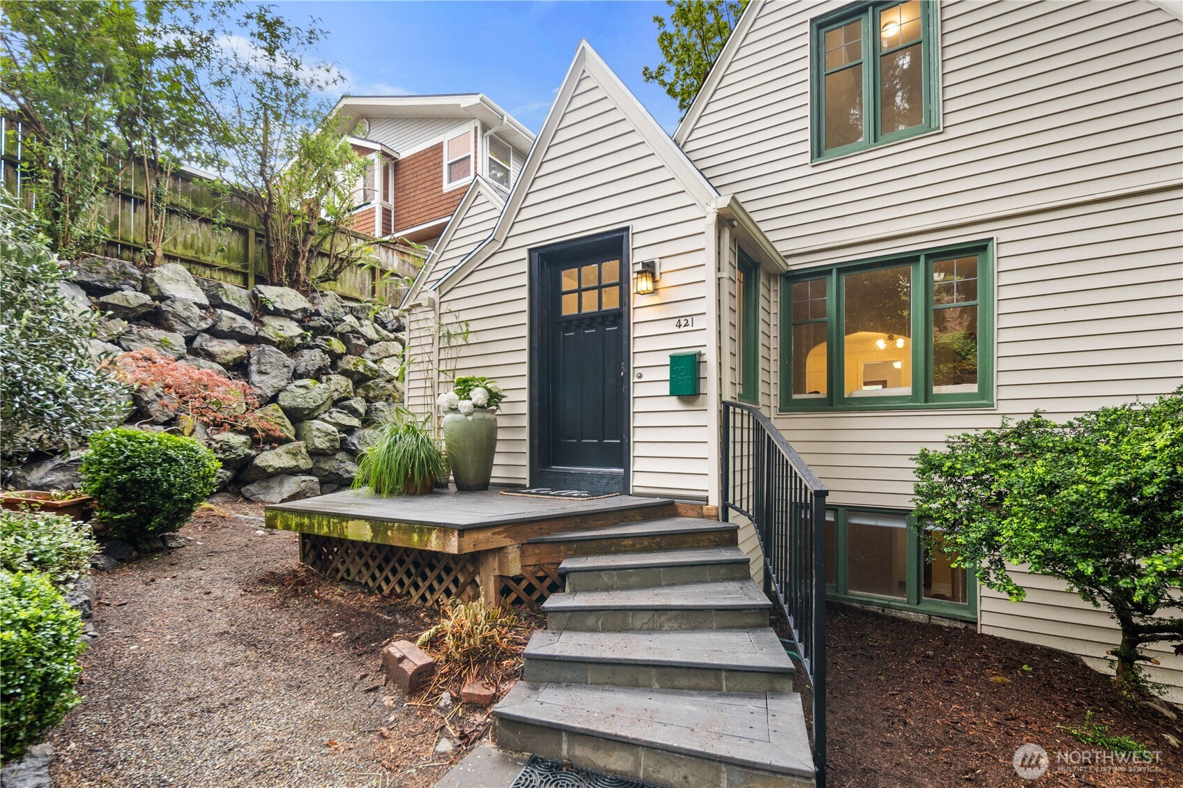 421 N 40th Street , Seattle, WA 98103