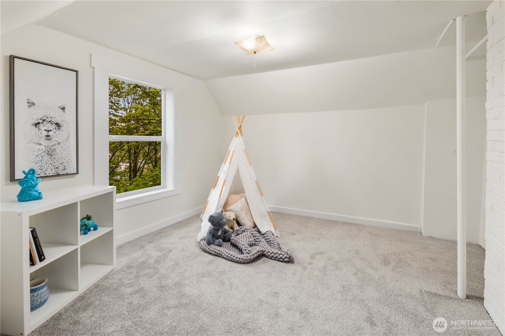 421 N 40th Street , Seattle, WA 98103