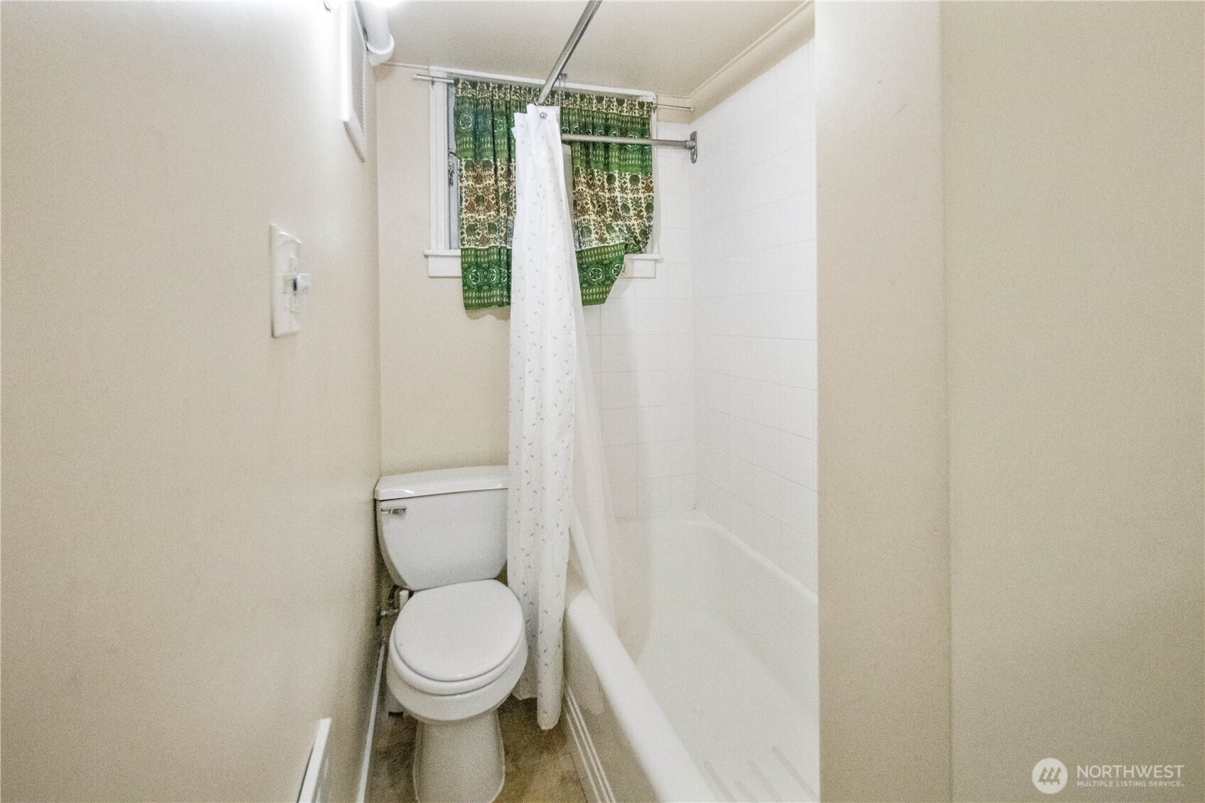 421 N 40th Street , Seattle, WA 98103
