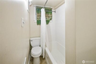 421 N 40th Street , Seattle, WA 98103 - Photo 31