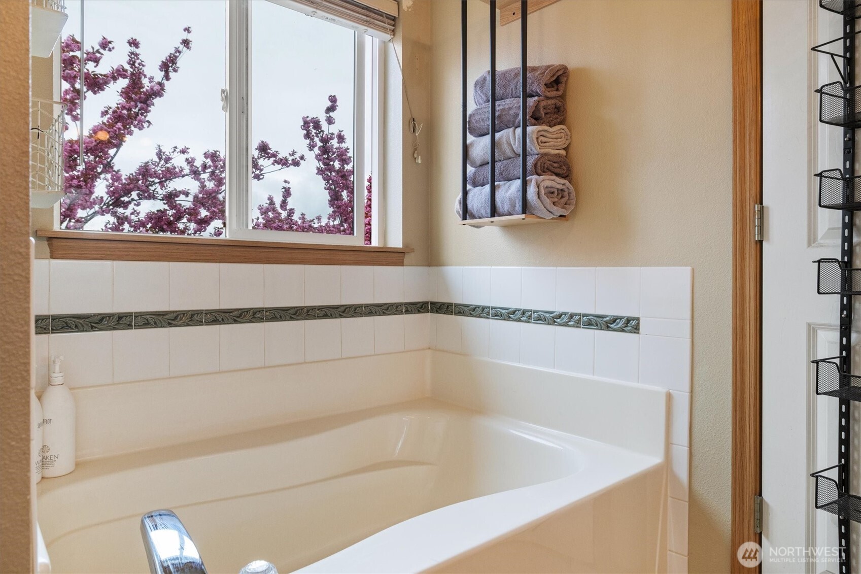 263 Hamilton Court , Buckley, WA 98321