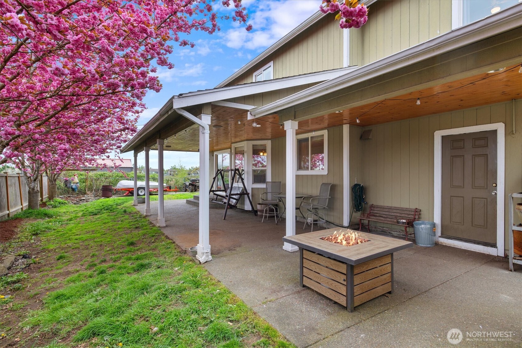 263 Hamilton Court , Buckley, WA 98321