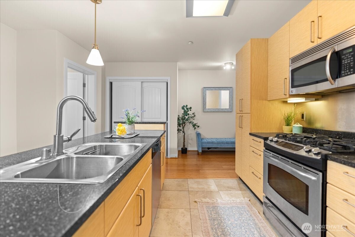 1530 NW Market Street #502, Seattle, WA 98107