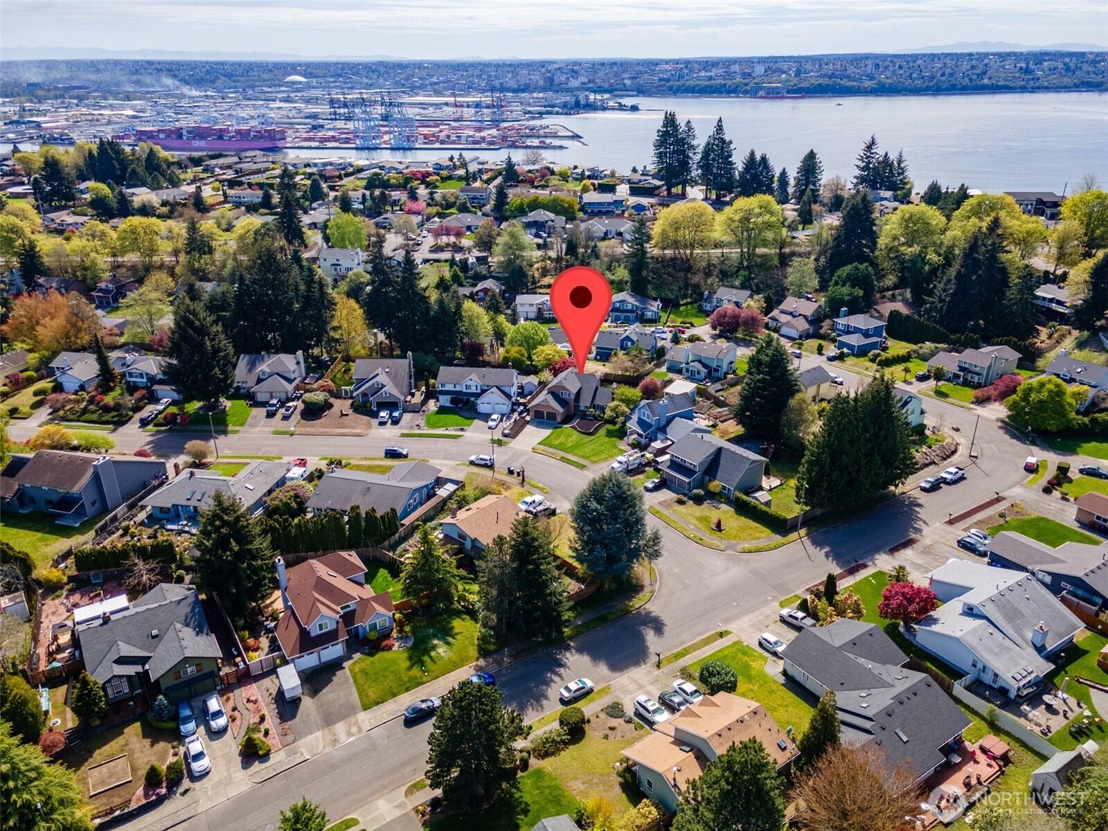 3734 Braeburn Drive NE, Tacoma, WA 98422