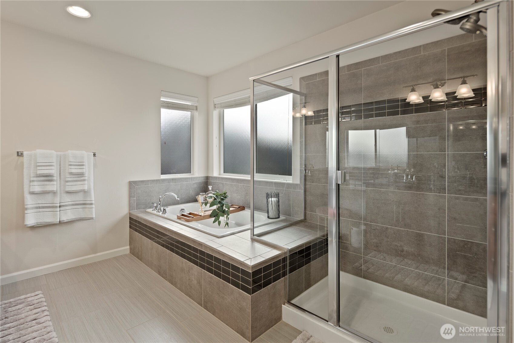 4422 Riverfront Boulevard , Everett, WA 98203