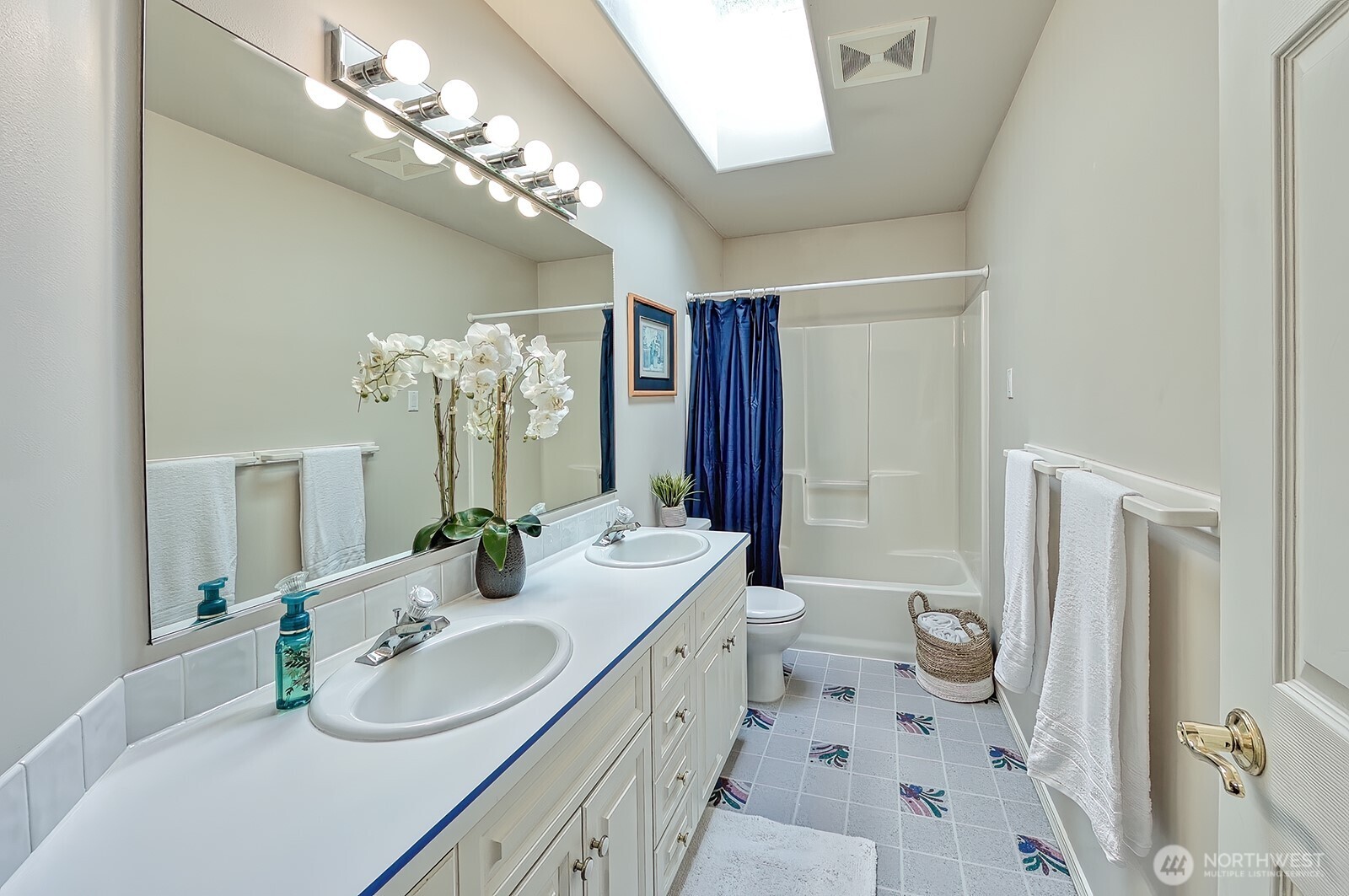 8091 Kispiox Road , Blaine, WA 98230
