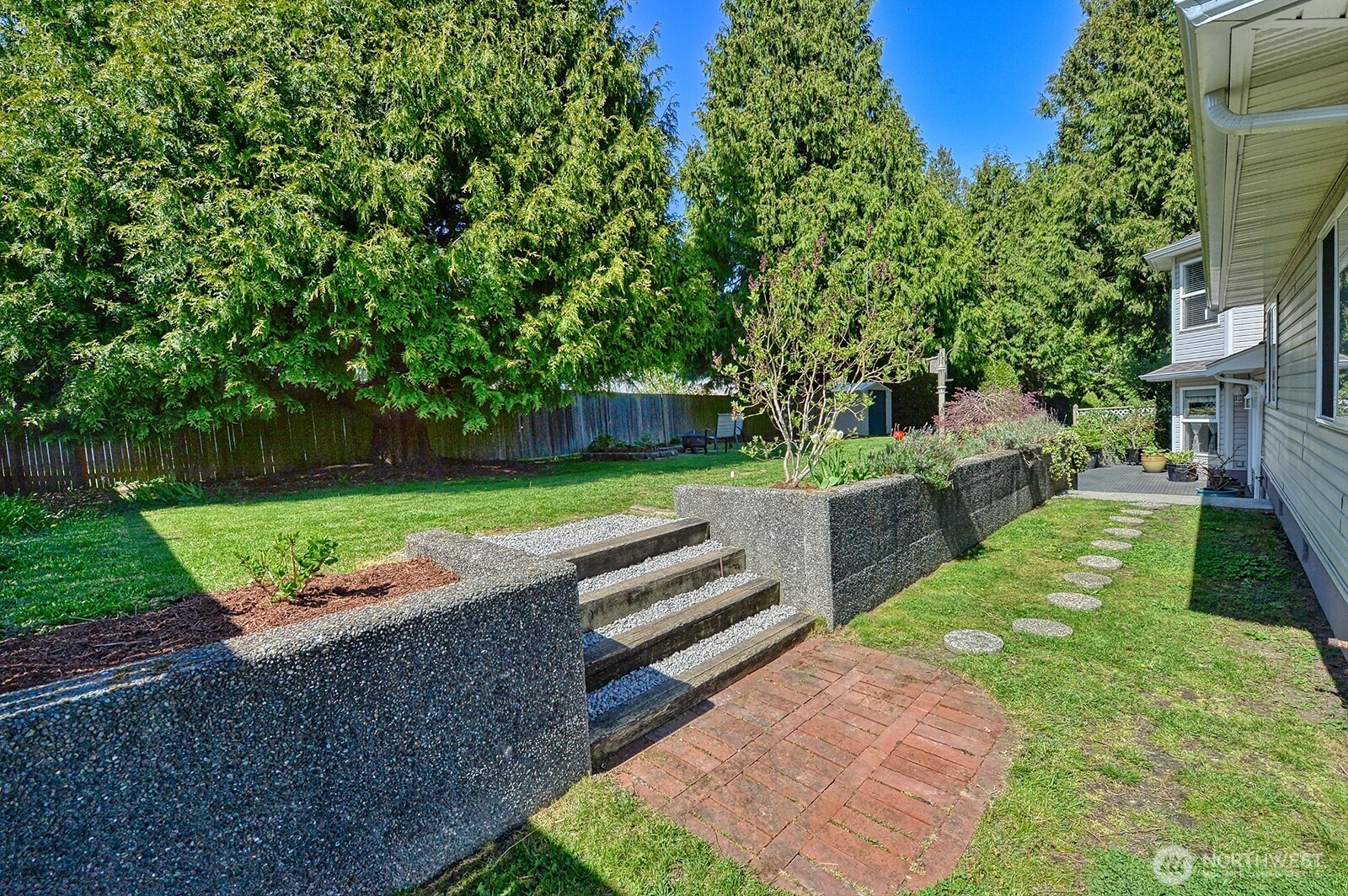 8091 Kispiox Road , Blaine, WA 98230