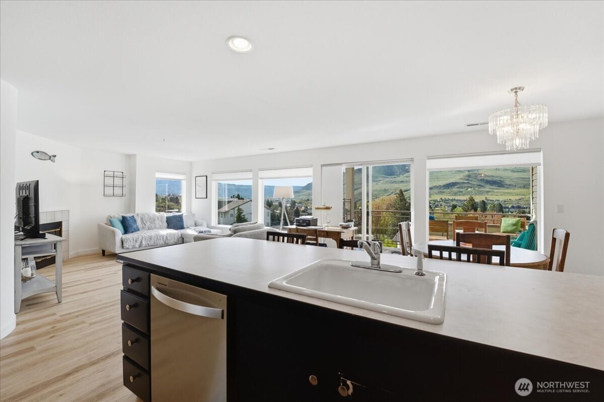 808 West Manson Highway #D201, Chelan, WA 98816