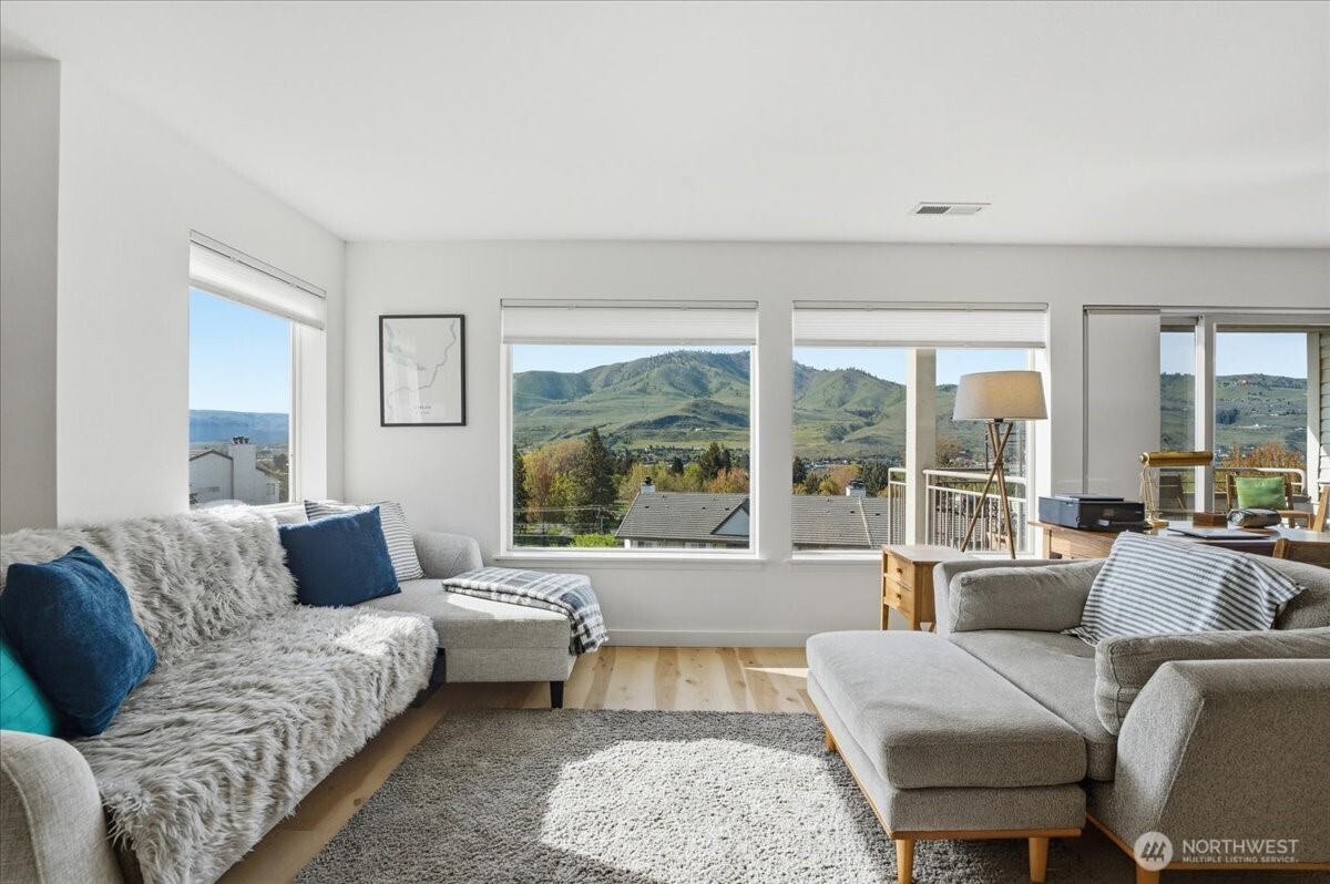 808 West Manson Highway #D201, Chelan, WA 98816