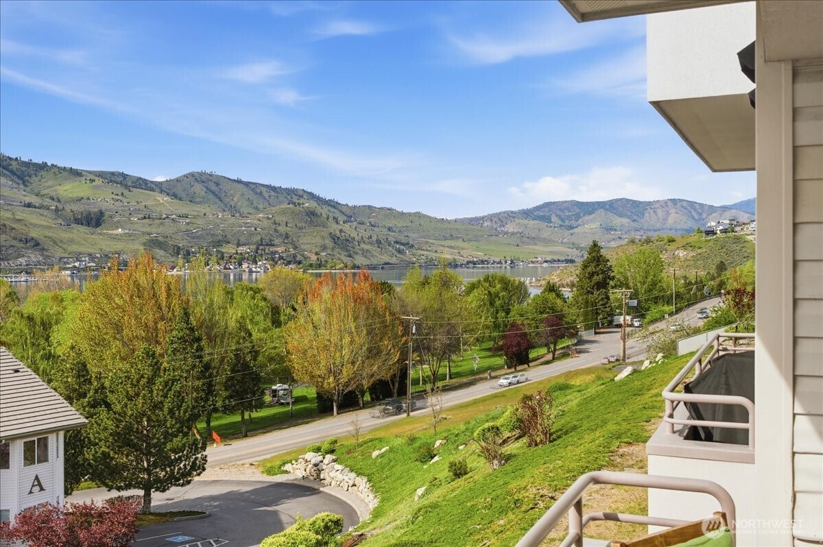808 West Manson Highway #D201, Chelan, WA 98816