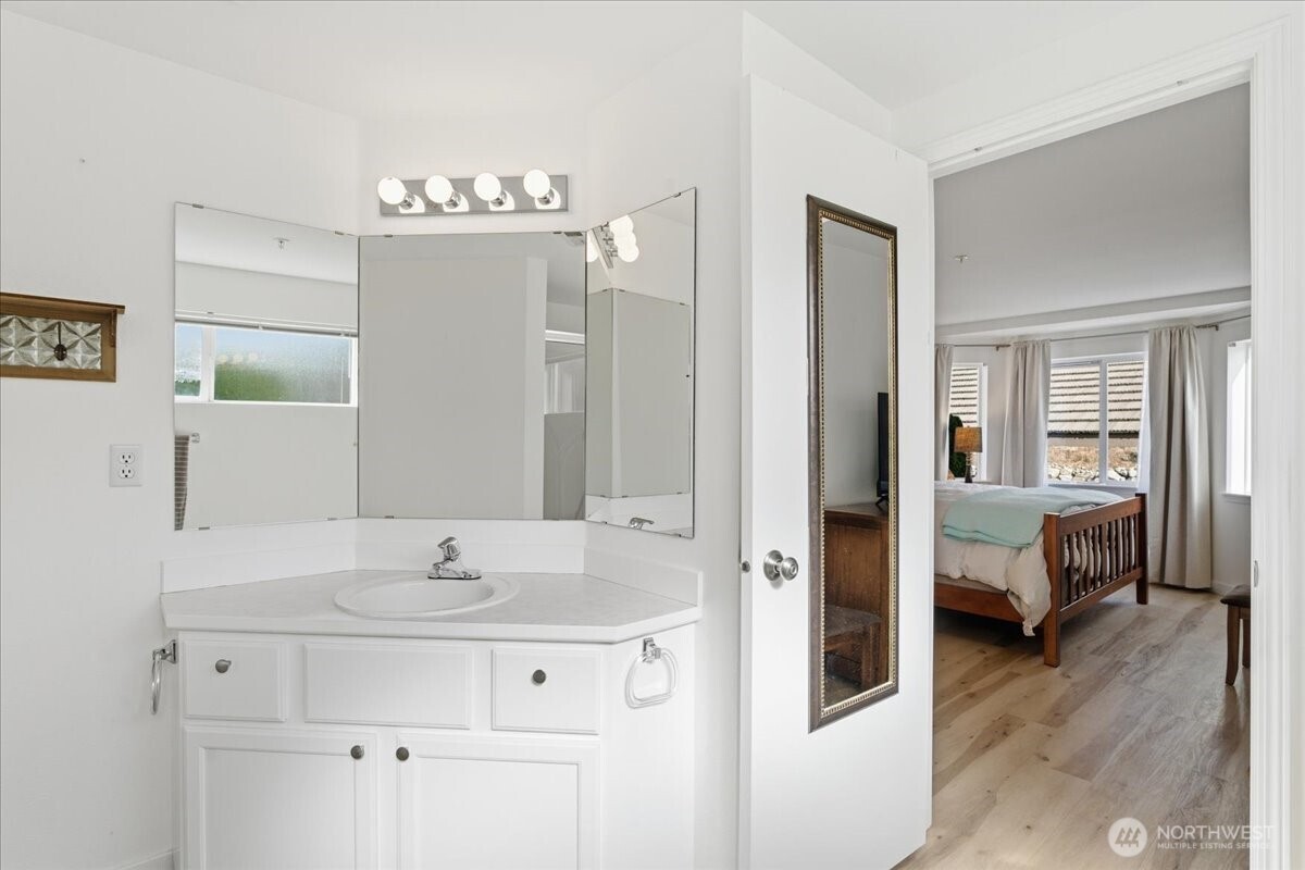 808 West Manson Highway #D201, Chelan, WA 98816