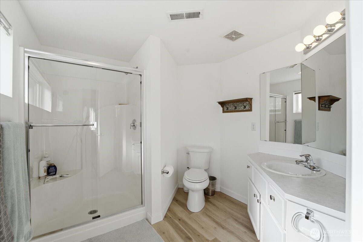 808 West Manson Highway #D201, Chelan, WA 98816