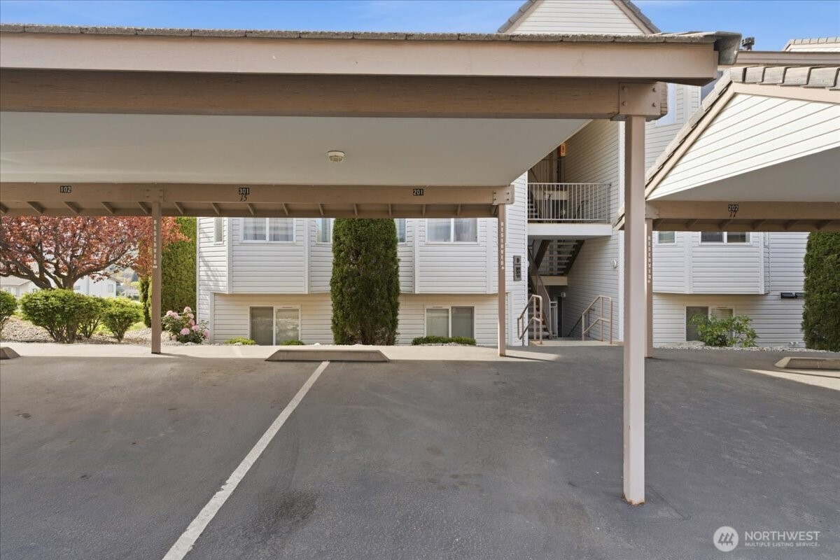 808 West Manson Highway #D201, Chelan, WA 98816