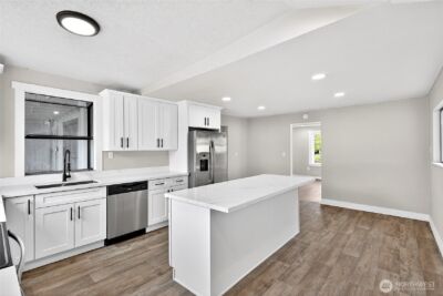 518 56th St , Tacoma, WA 98408 - Photo 6
