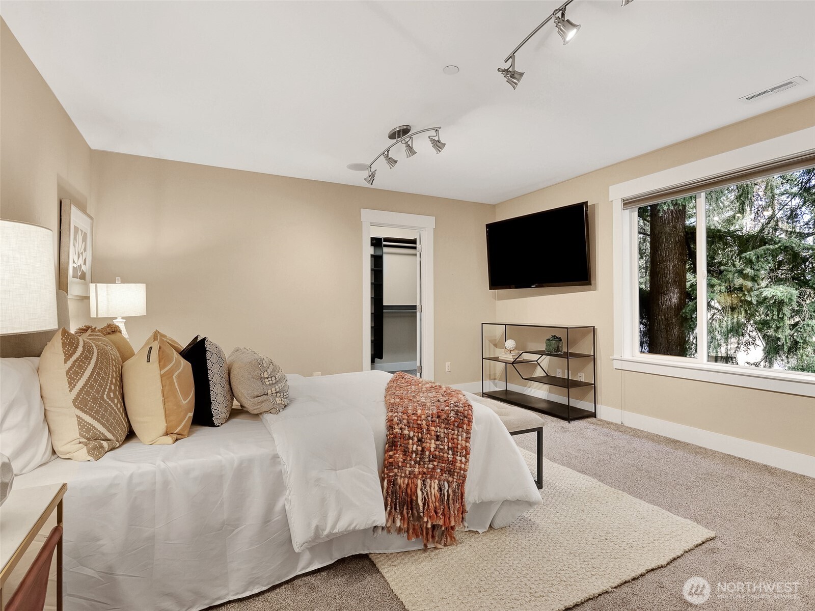 9060 177th Place NE #12, Redmond, WA 98052