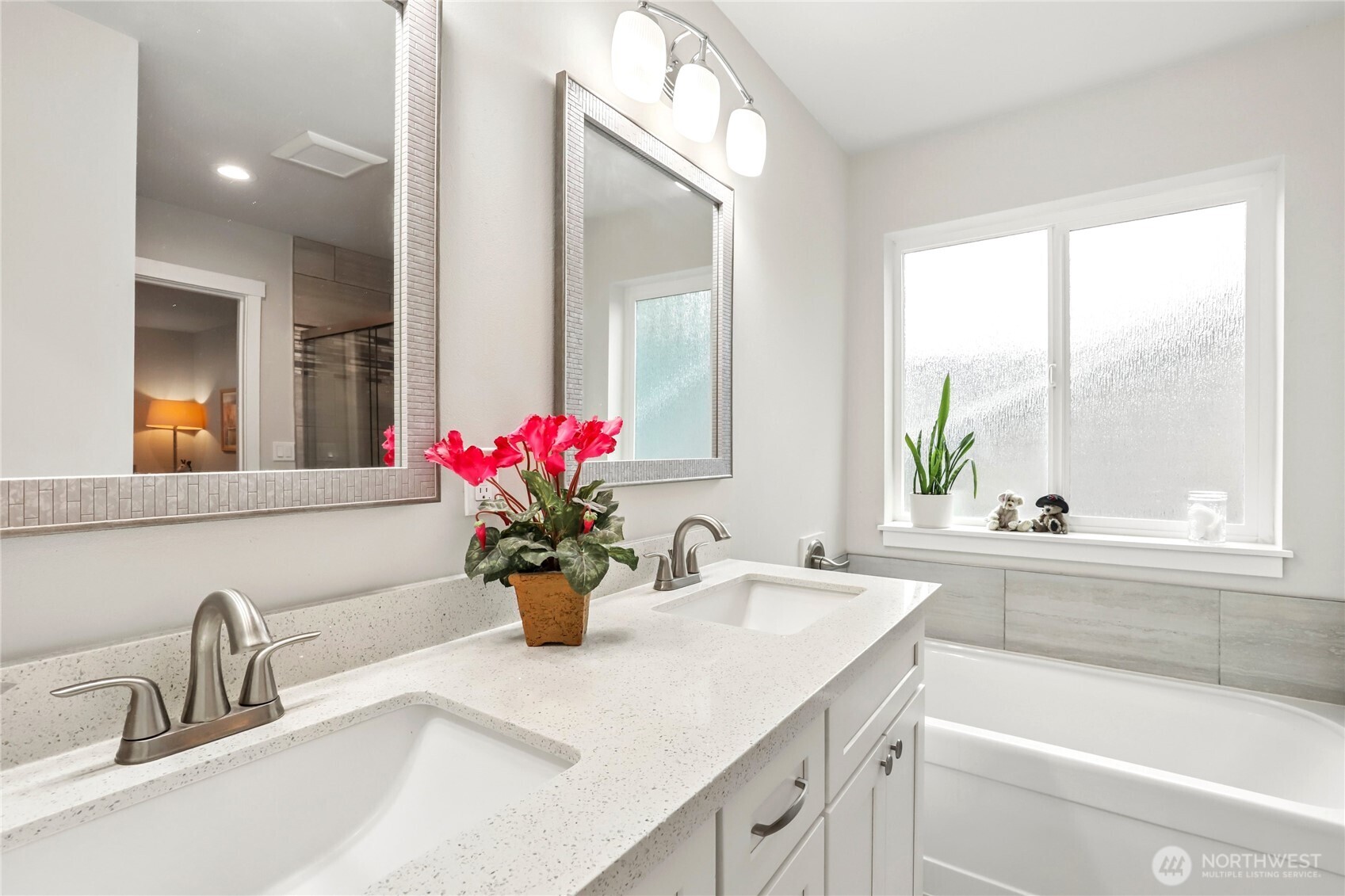 4979 Onalaska Loop SE, Port Orchard, WA 98367