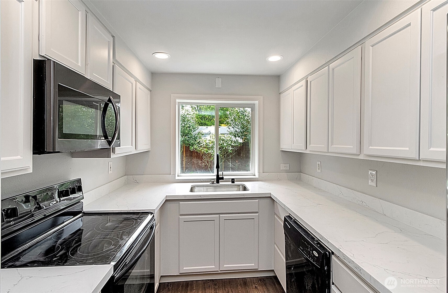2325 Cherry Road #B, Lake Stevens, WA 98258
