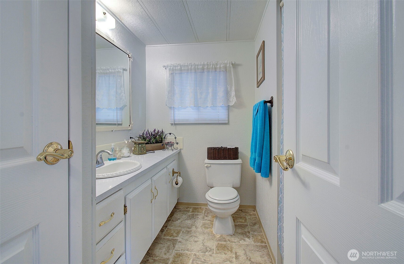 2424 Nightingale Lane , Kelso, WA 98626