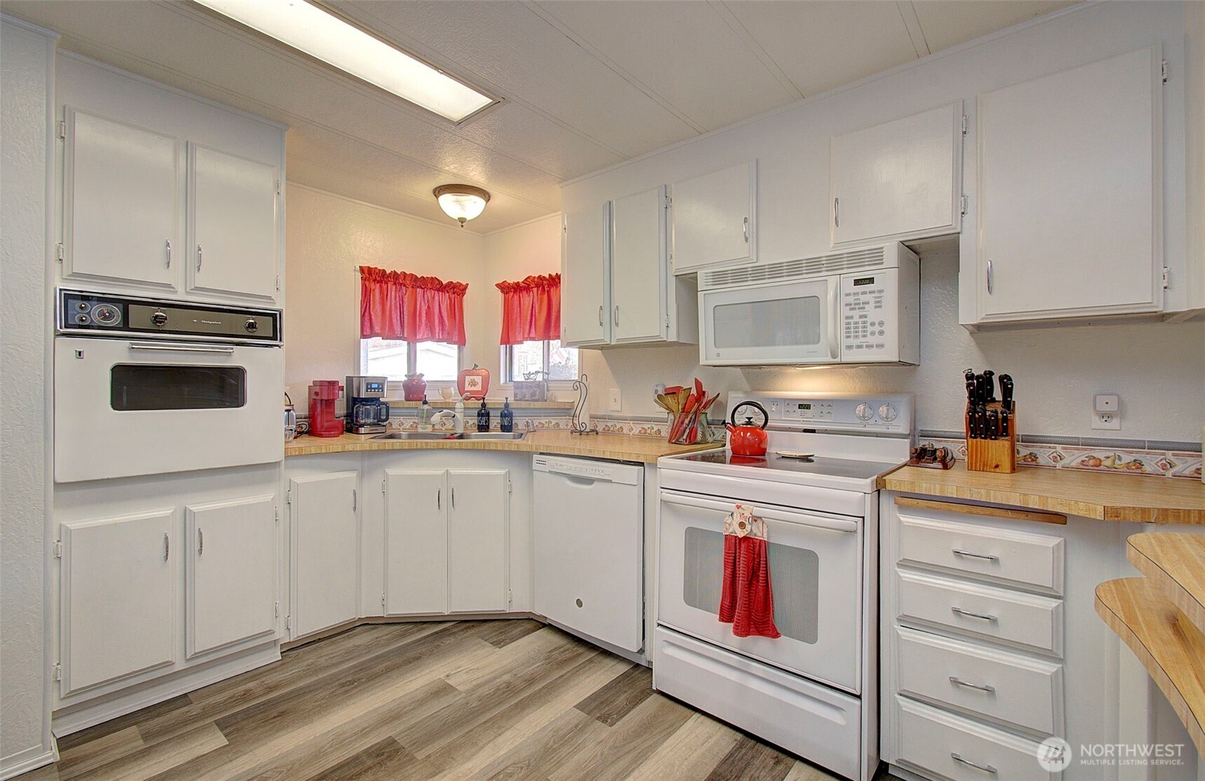 2424 Nightingale Lane , Kelso, WA 98626