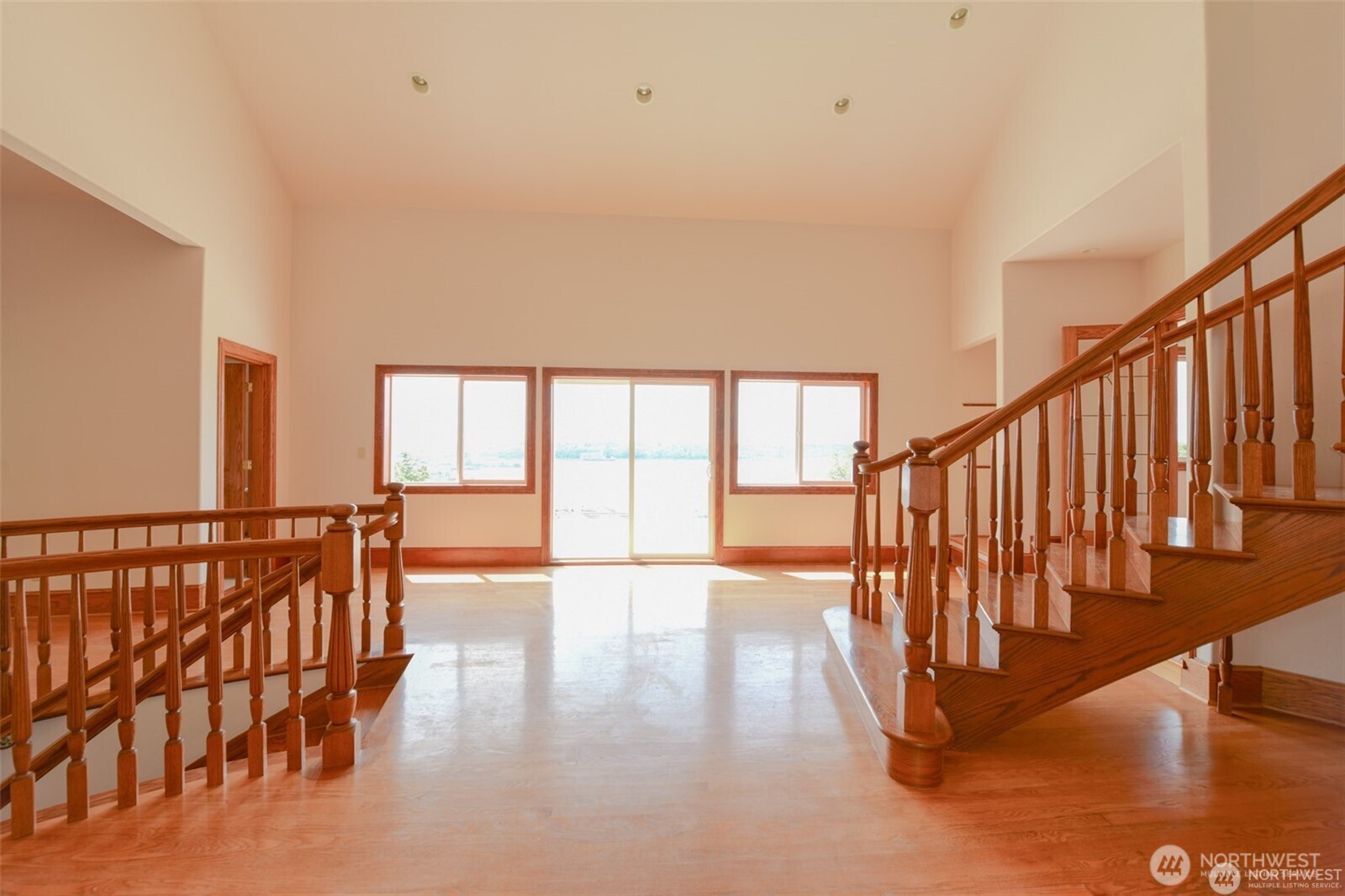 3220 Loma Court NE, Tacoma, WA 98422