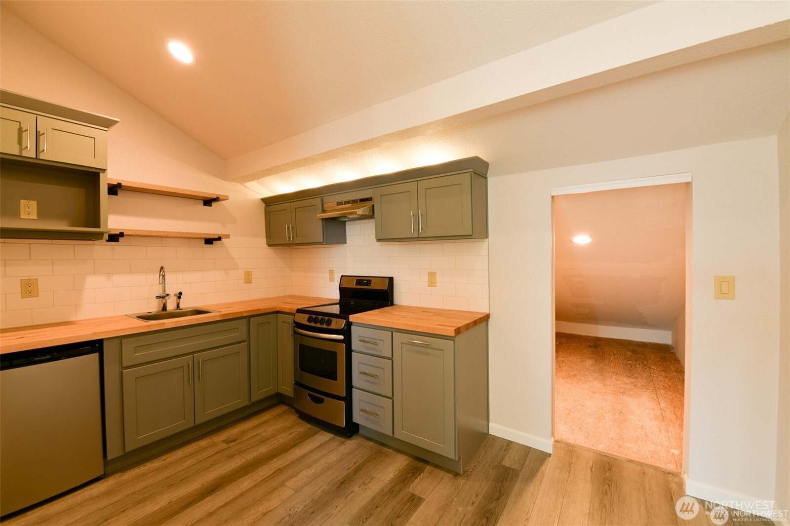 3220 Loma Court NE, Tacoma, WA 98422