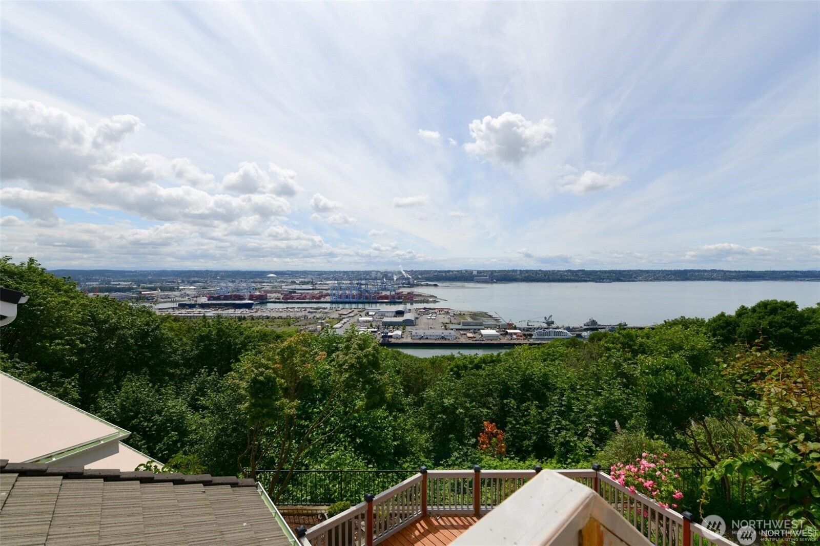 3220 Loma Court NE, Tacoma, WA 98422