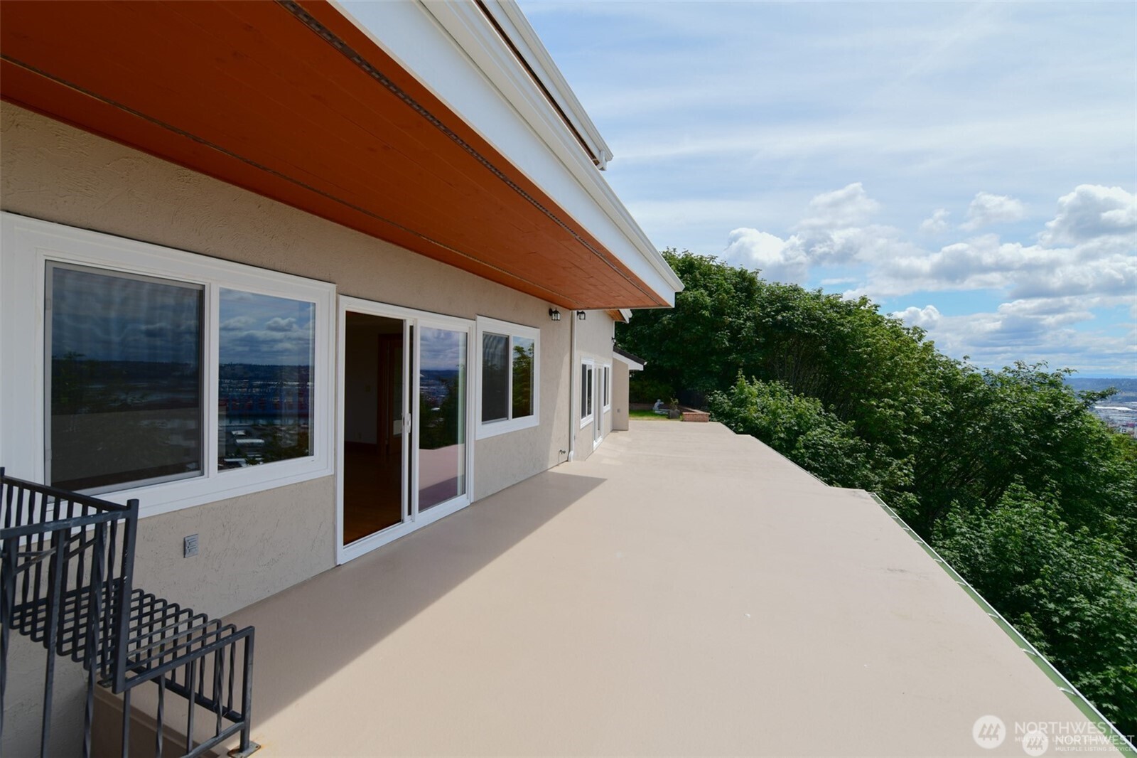 3220 Loma Court NE, Tacoma, WA 98422