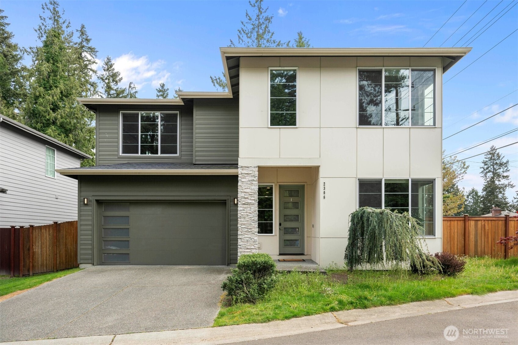 2306 NE 145th St , Shoreline, WA 98155-7309