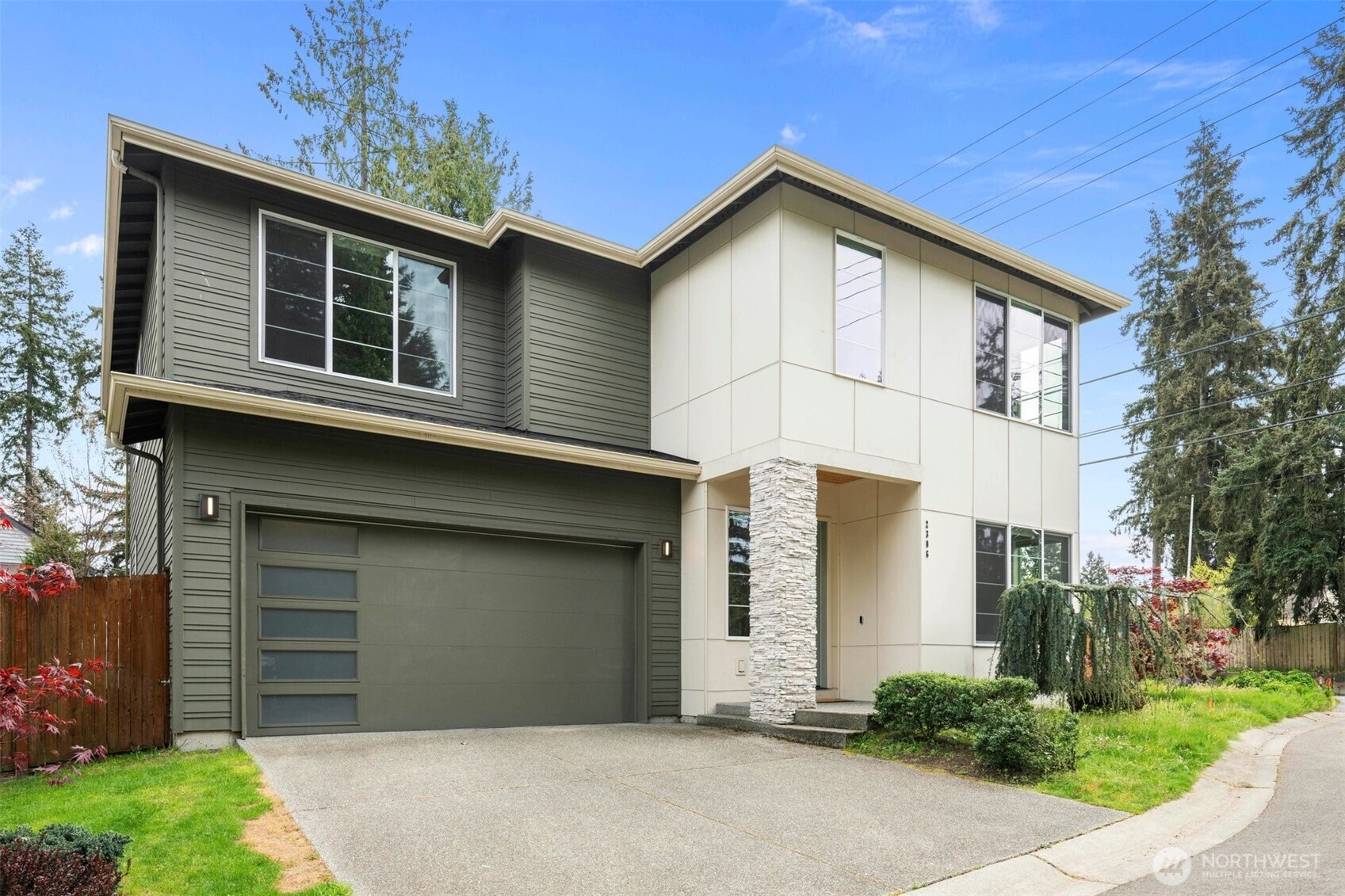2306 NE 145th St , Shoreline, WA 98155-7309