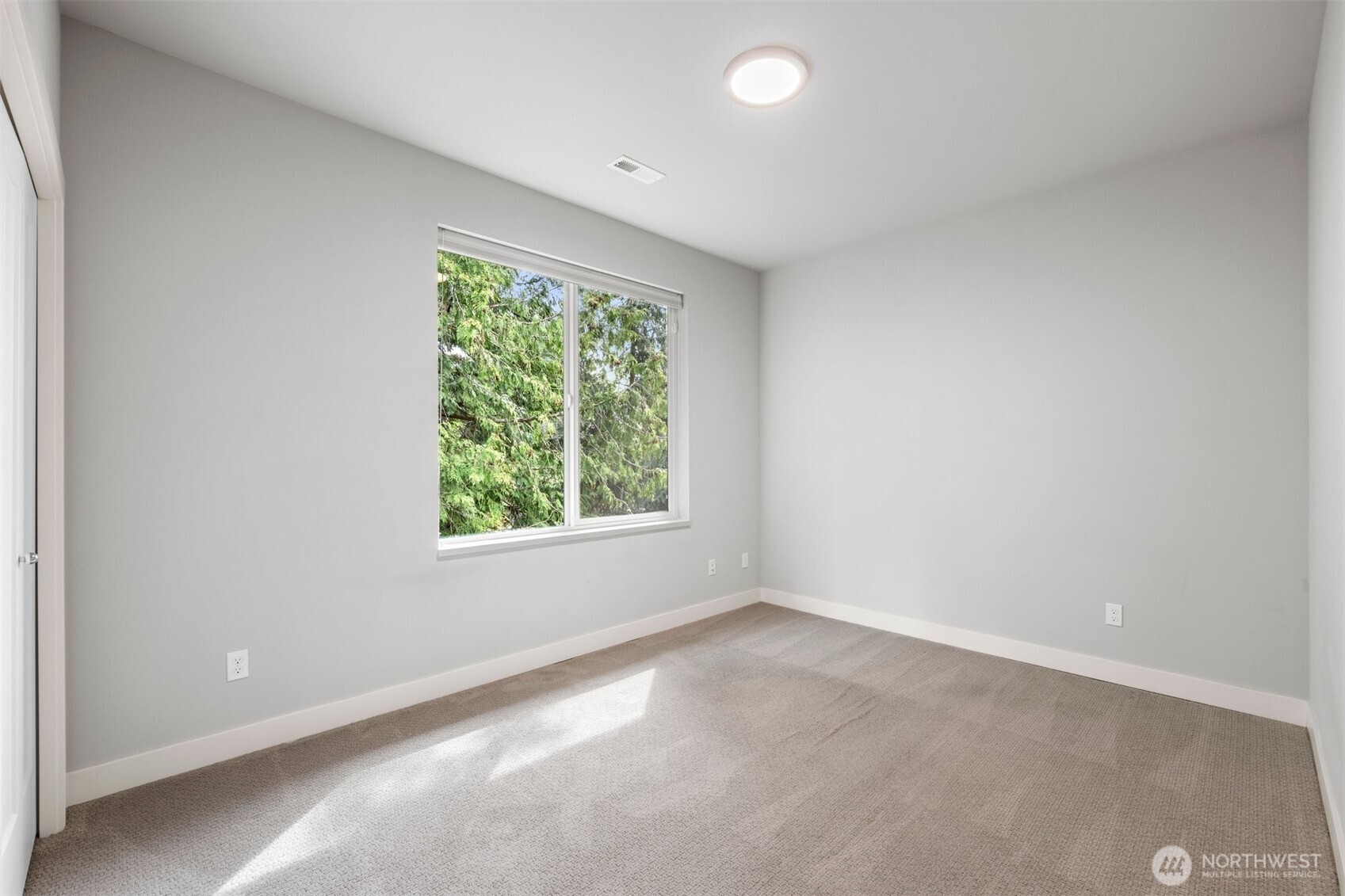 2306 NE 145th St , Shoreline, WA 98155-7309