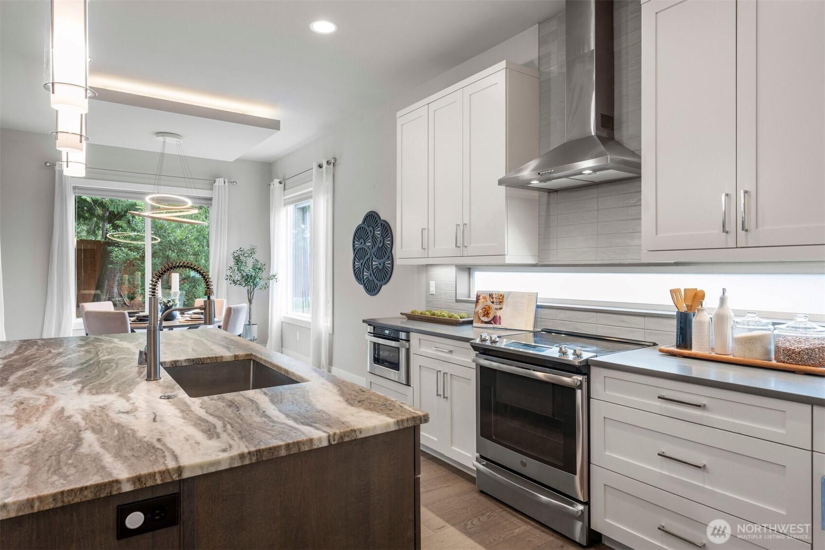 2306 NE 145th St , Shoreline, WA 98155-7309