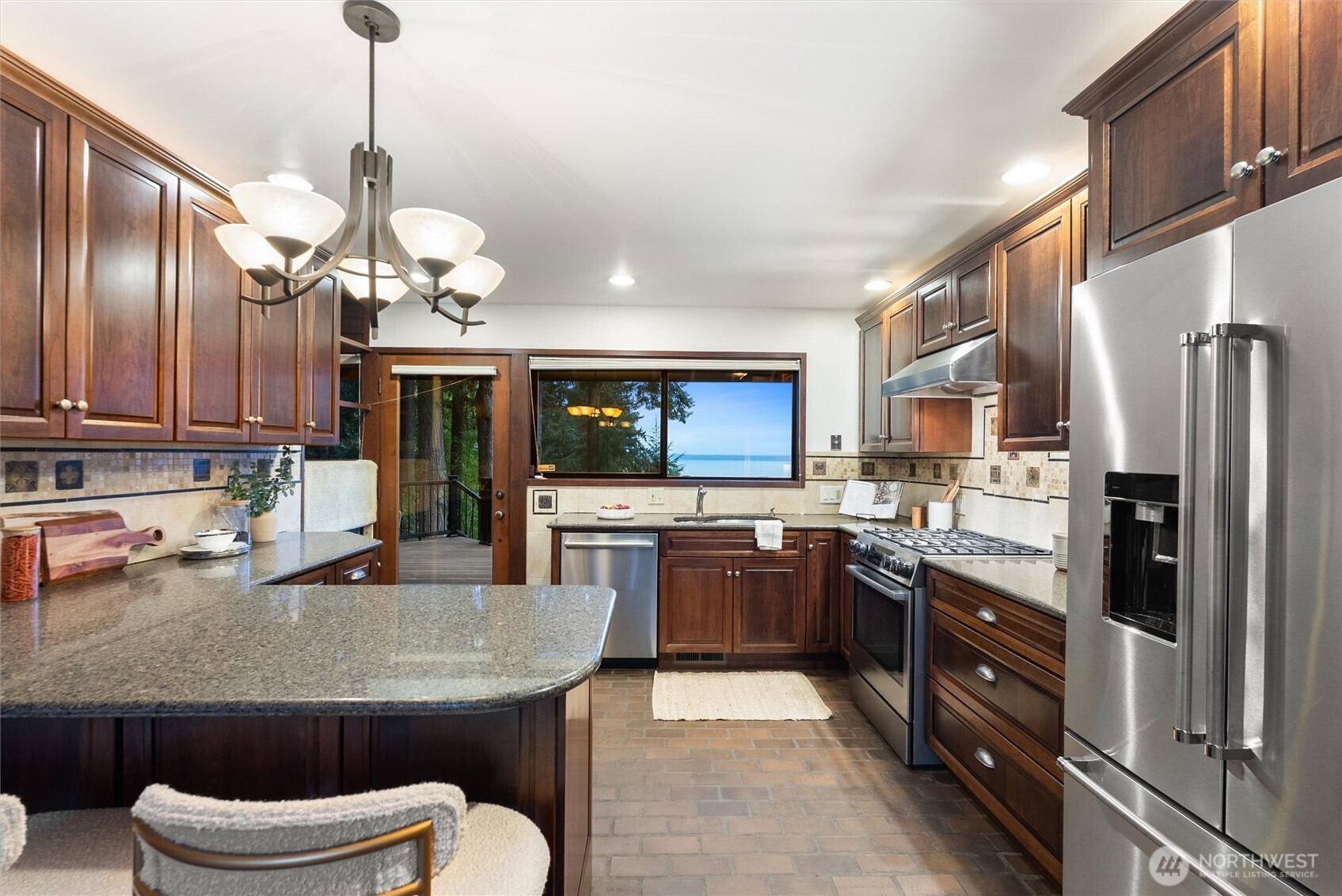 6920 160th Street SW, Edmonds, WA 98026