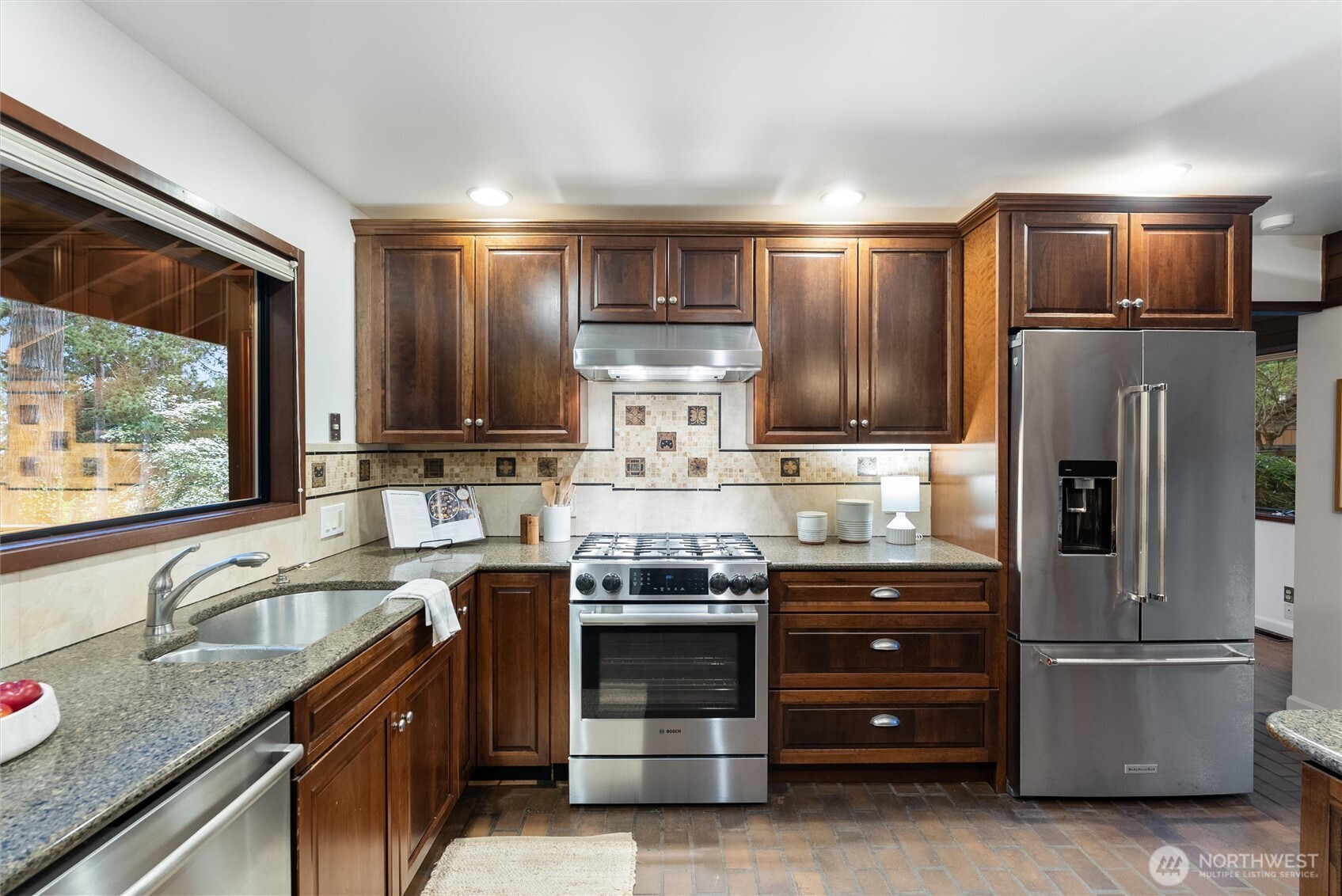 6920 160th Street SW, Edmonds, WA 98026