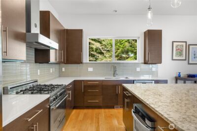 9719 Lake Shore Boulevard NE, Seattle, WA 98115 - Photo 13