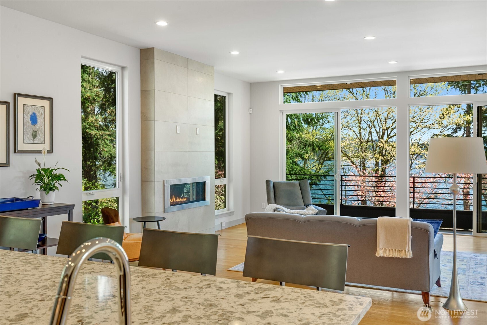 9719 Lake Shore Boulevard NE, Seattle, WA 98115
