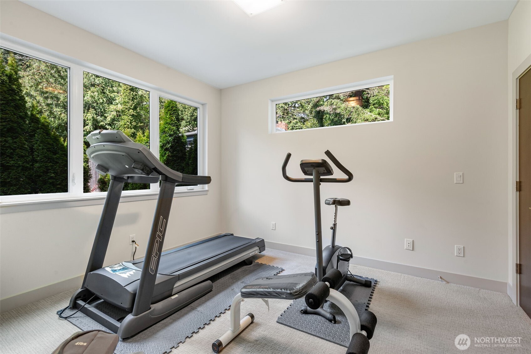 9719 Lake Shore Boulevard NE, Seattle, WA 98115