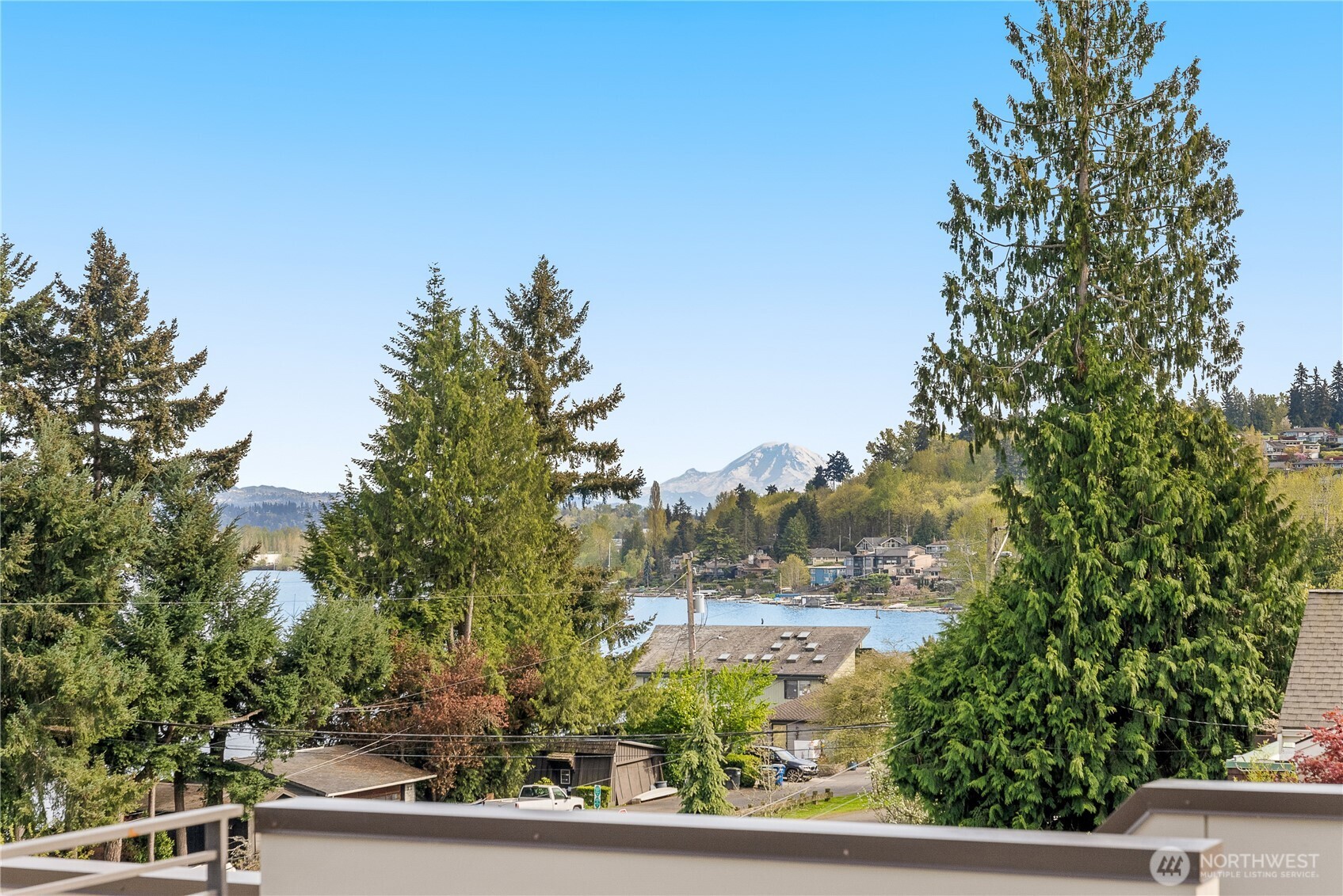 9719 Lake Shore Boulevard NE, Seattle, WA 98115
