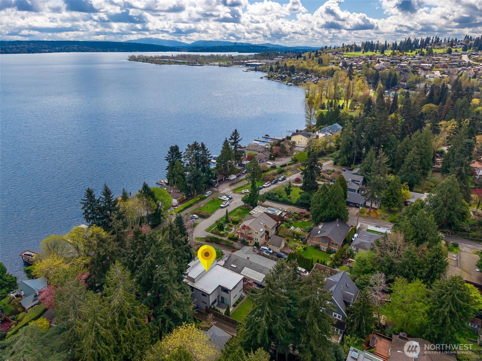 9719 Lake Shore Boulevard NE, Seattle, WA 98115