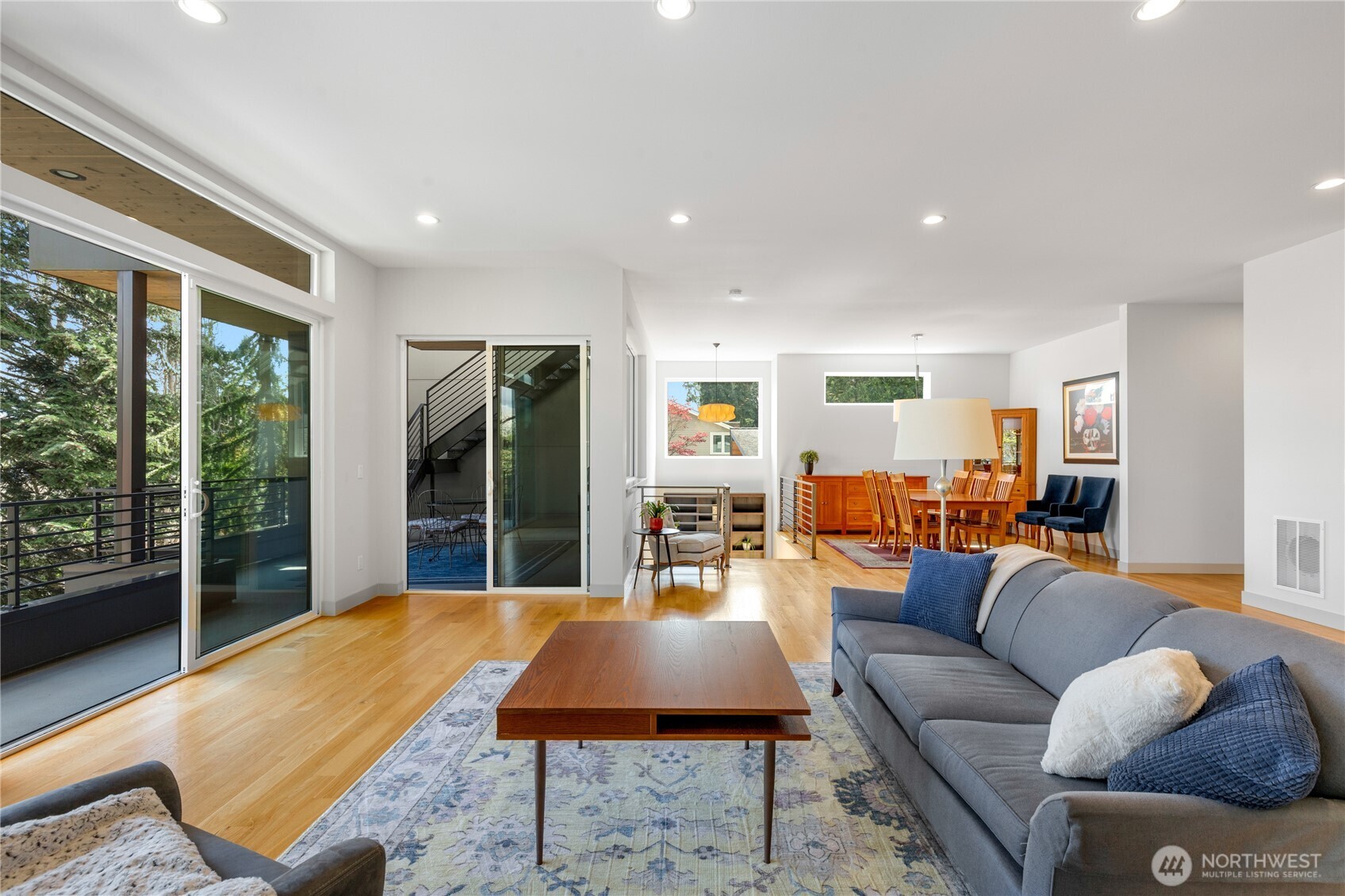 9719 Lake Shore Boulevard NE, Seattle, WA 98115