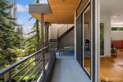 9719 Lake Shore Boulevard NE, Seattle, WA 98115 - Photo 10