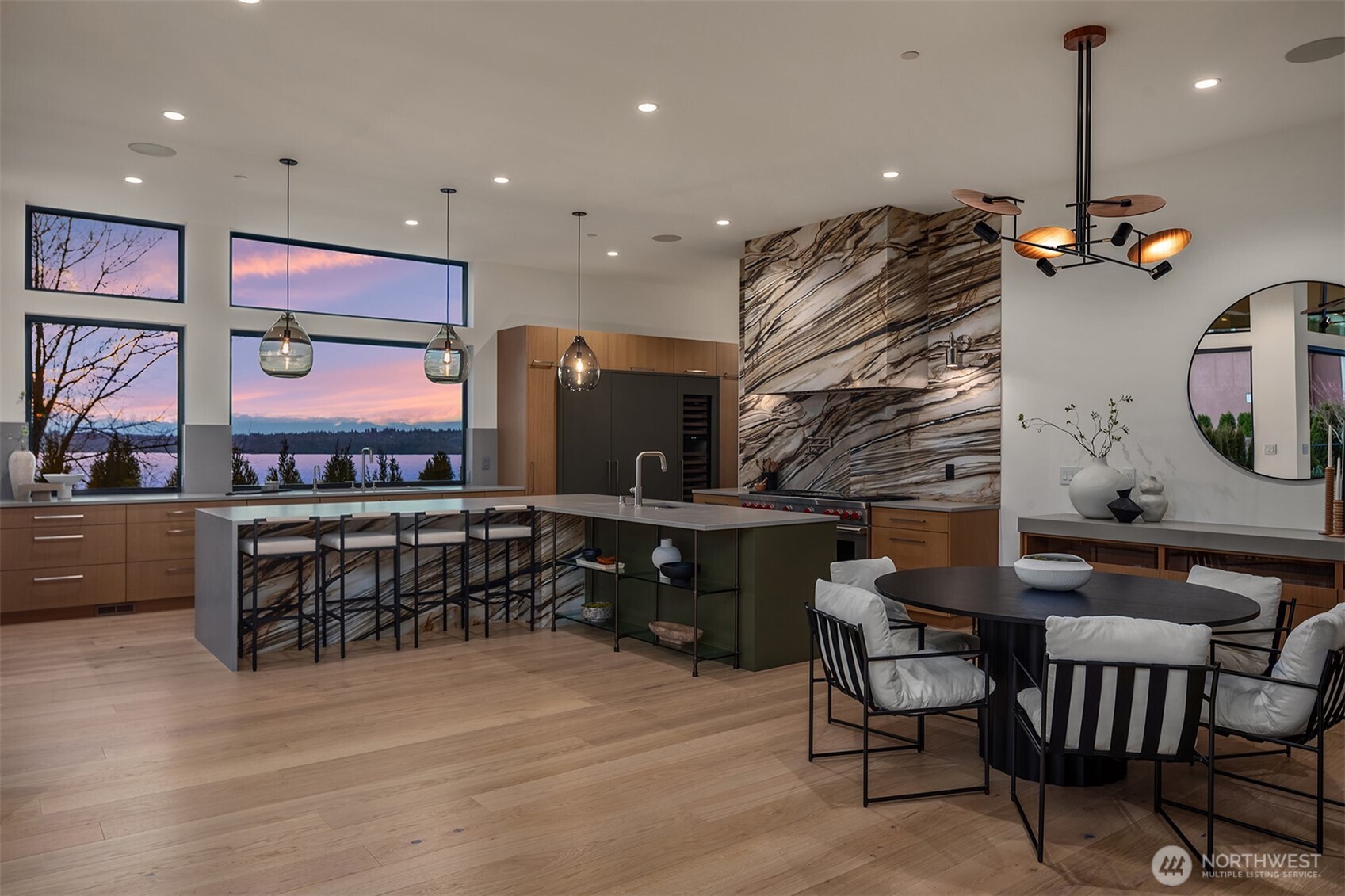 5917 104th Place NE, Kirkland, WA 98033